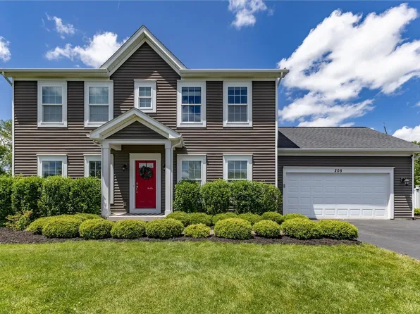 205 York Bay Trl, West Henrietta, NY 14586