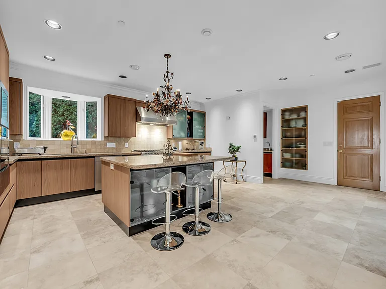 1525 Errigal Pl — Photo 13