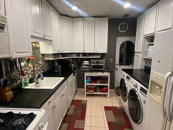 5th image of 811 Allison St NW