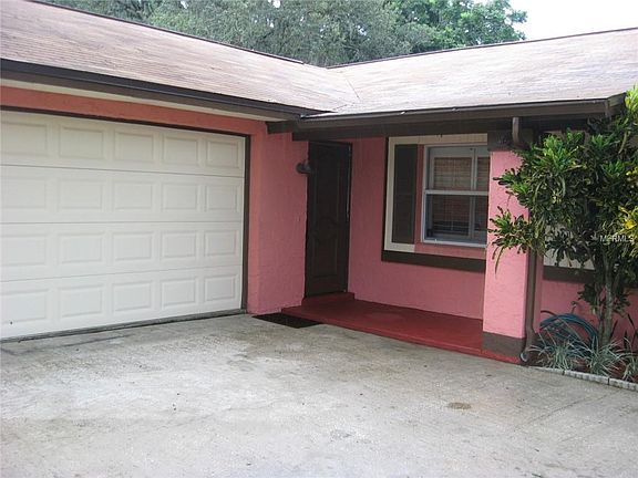 5th image of 301 Foxwood Dr