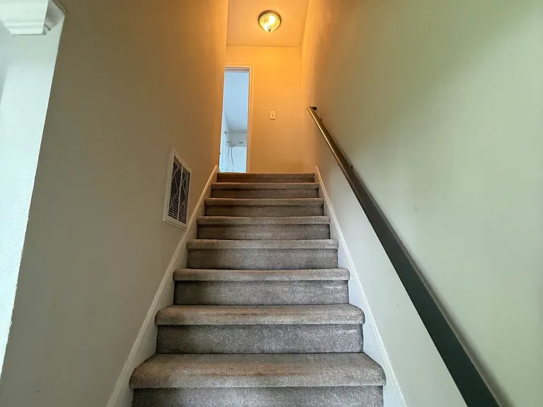 274 Exeter Rd — Photo 8