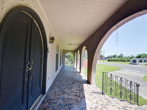 5th image of 1504 Saint Mary St