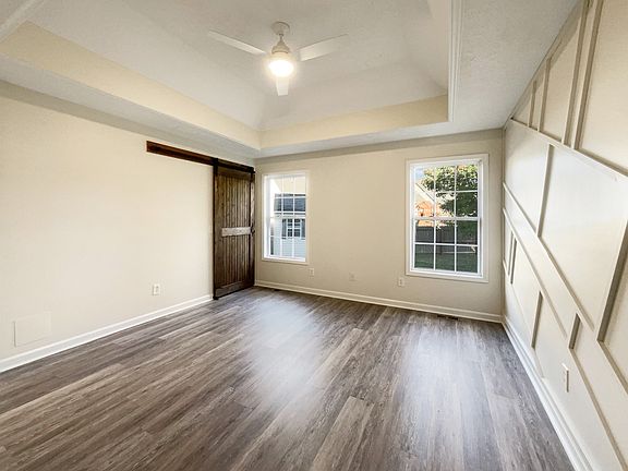 5th image of 238 Chandler Blvd