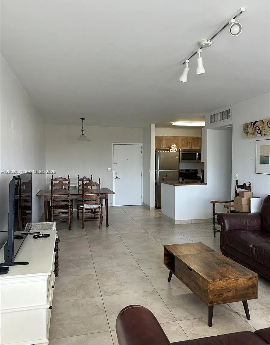 Parkview Point Condo — Photo 4