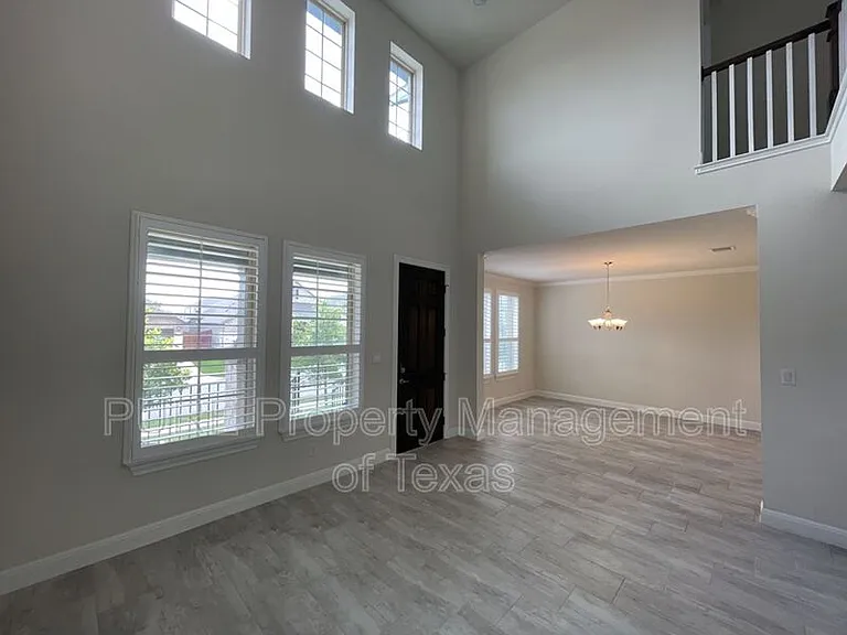 716 Expedition Way — Photo 7