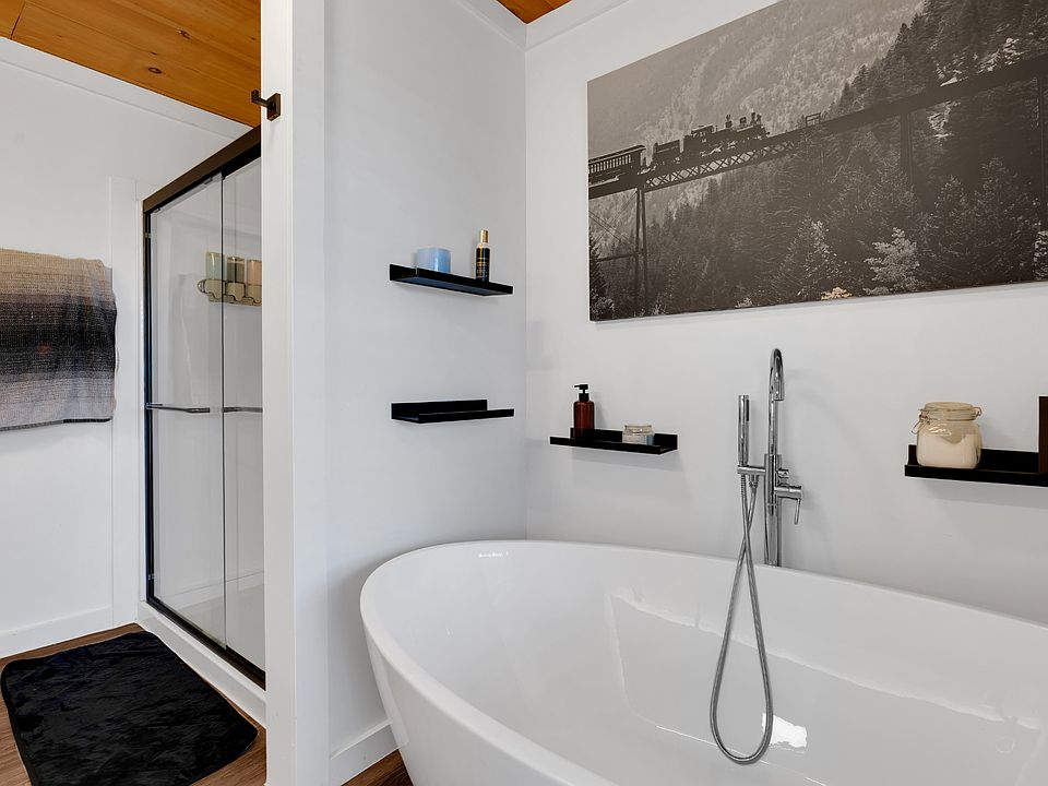 13th image of this home