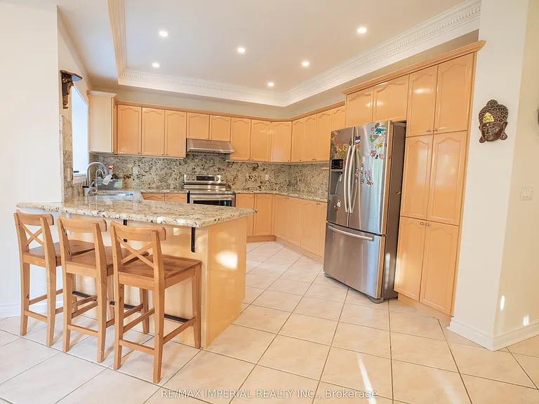 2 Farnham Dr — Photo 8