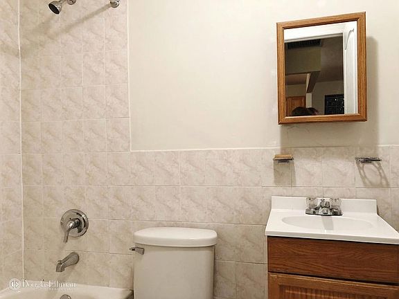 5th image of 108 Martin Luther King Jr Pl APT 2R
