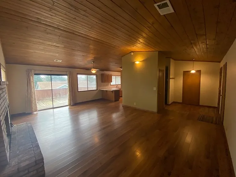 1802 McFarlan St — Photo 9