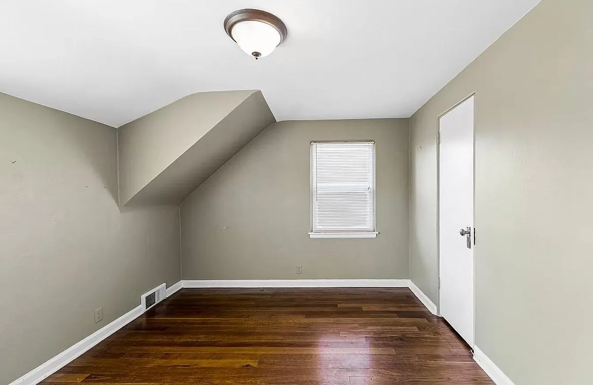 Building Photo - 1446 Longfellow Ave
