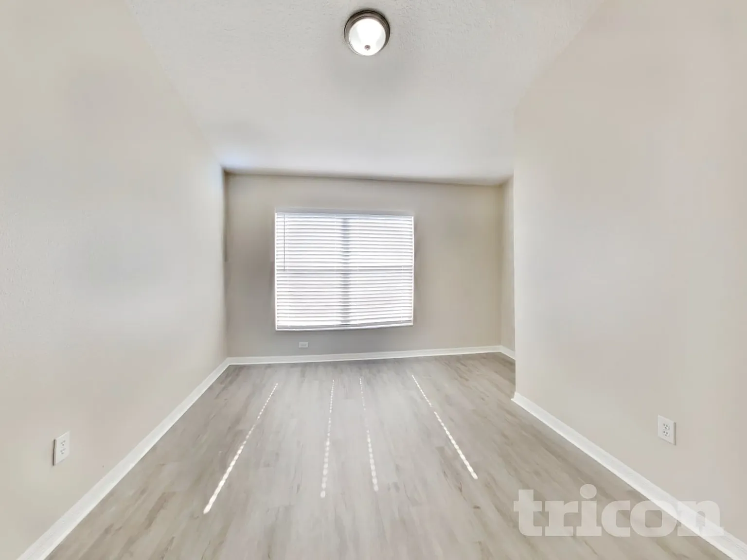 6944 Crown Lake Drive Gibsonton FL — Photo 3
