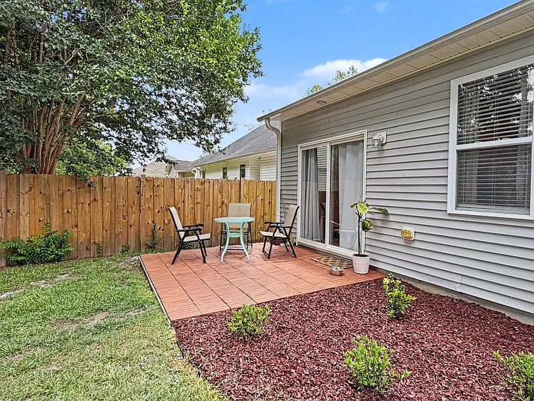 9406 Night Harbor Dr — Photo 17