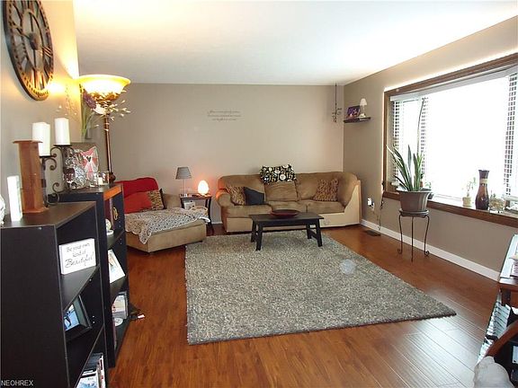 2nd image of 3760 Carlisle Dr