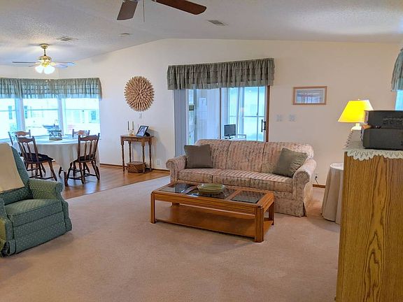 5th image of 25 Lake Pointe Dr