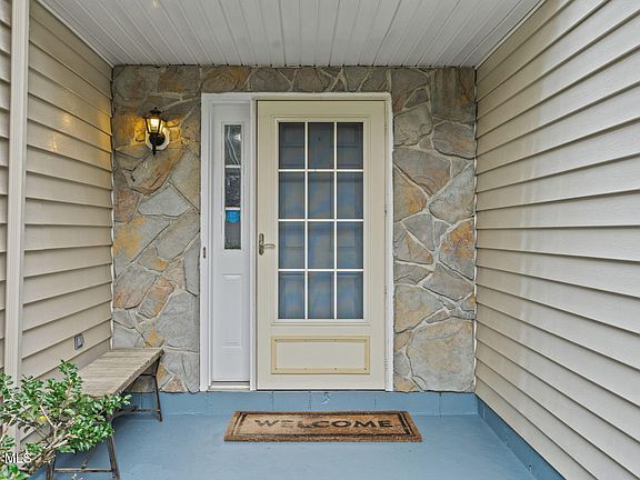 2nd image of 5 Woodside Drive