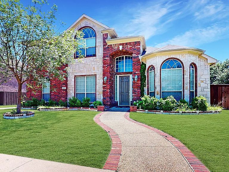 1st image of 9301 Regal Oaks Dr