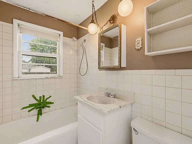 4533 S Oak Ave — Photo 4