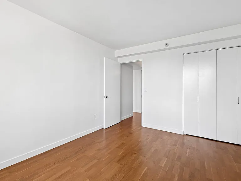 420 W 42nd St #27D — Photo 13