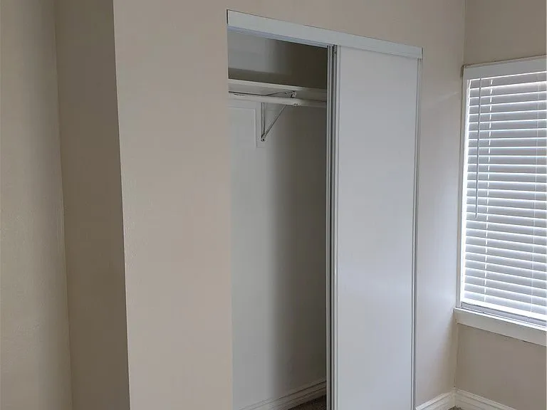 974 Edgar Ave — Photo 10