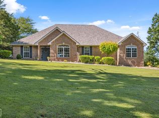 61 Bluff Rd, Hardy, AR 72542