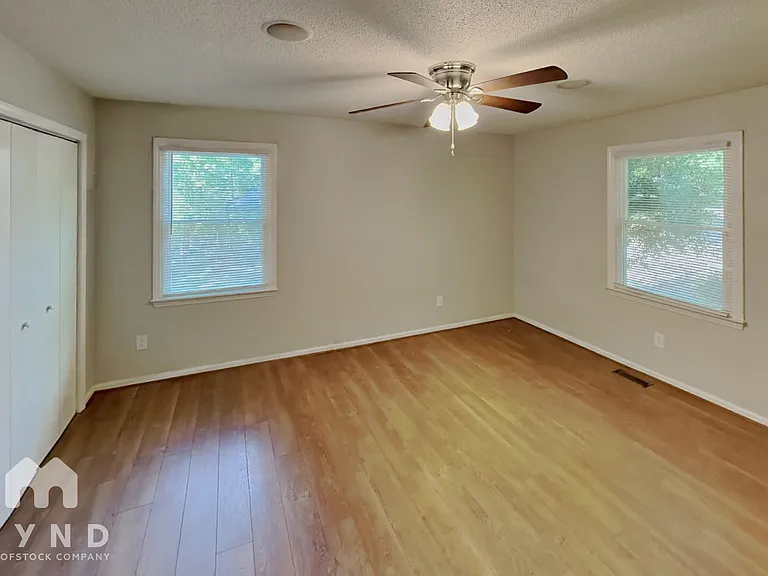 4629 Longbriar Dr — Photo 10