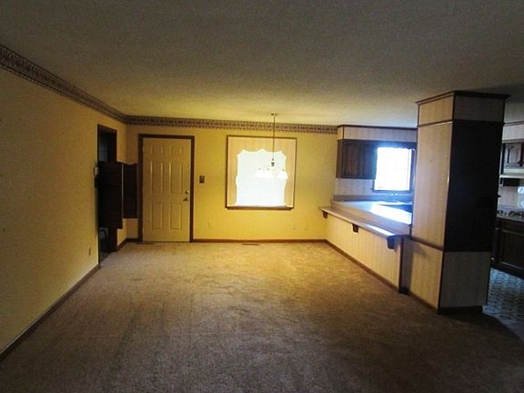 4th image of 1001 Wren St