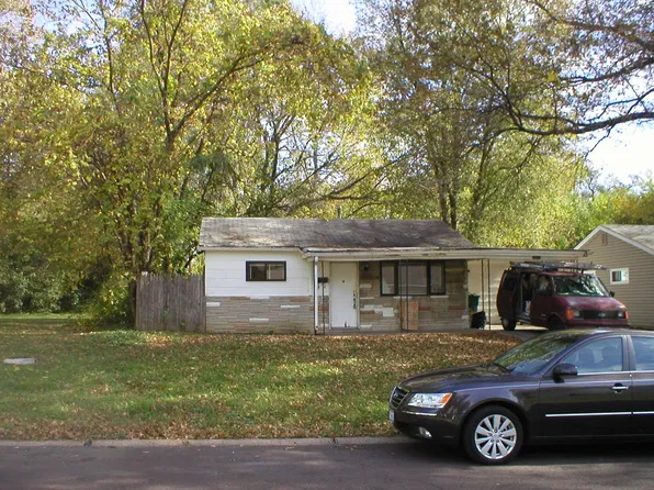 10112 Earl Dr, Saint Louis, MO 63136