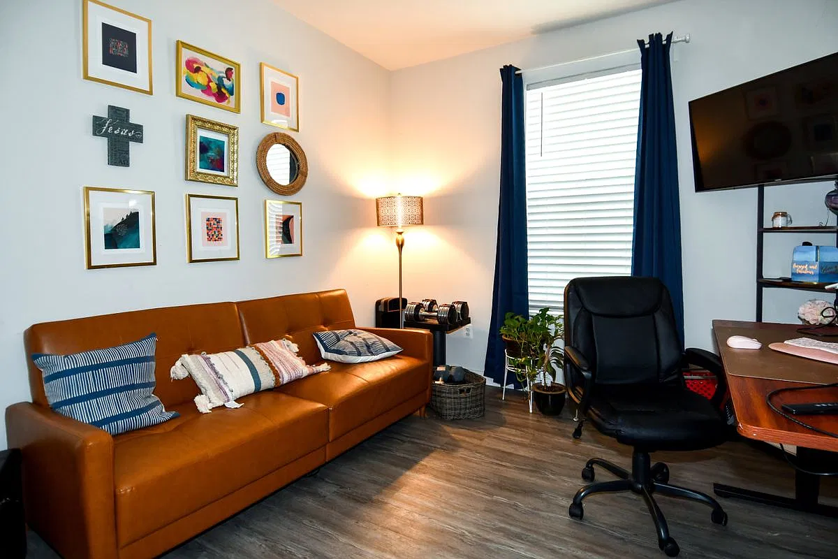4 bed, 4.5 bath, 2636 sqft, $3,400 — Photo 3