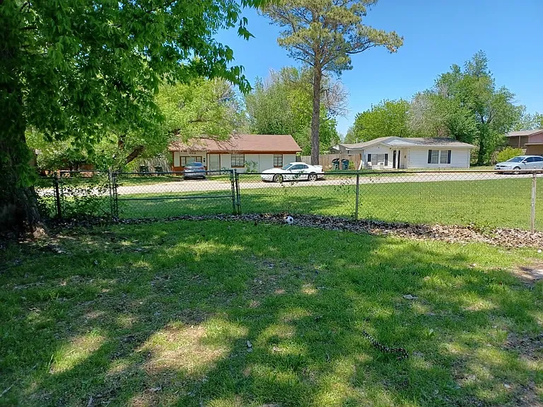 1600 Breckenridge Dr — Photo 7
