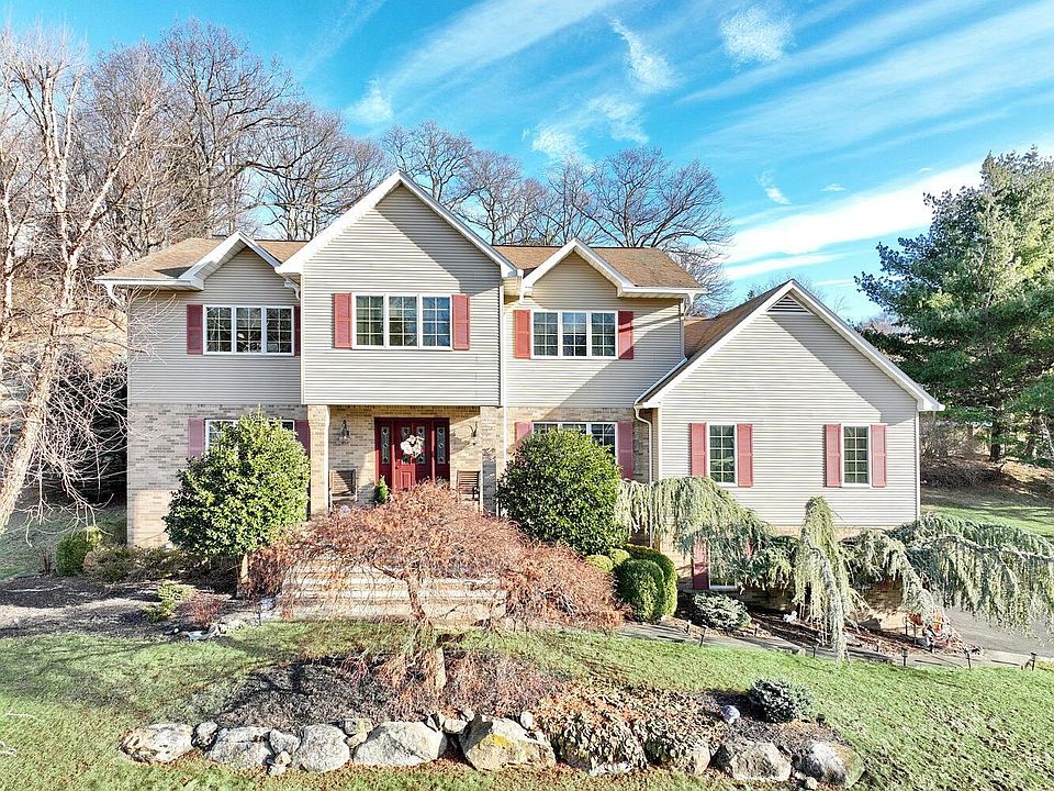 1st image of 15 Algonquin Drive
