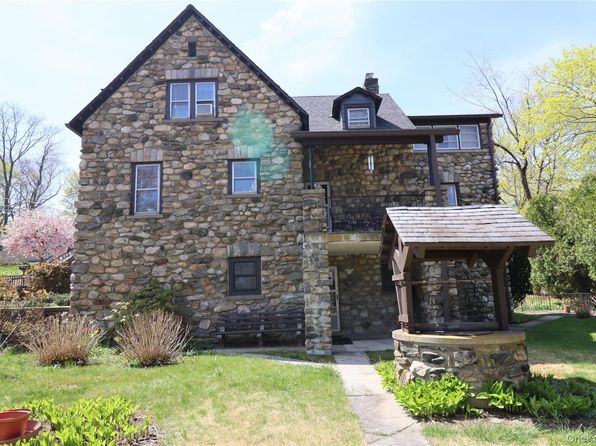 215 Overland Rd #2