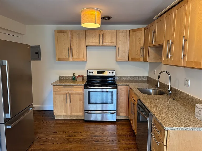 62 Carey Ave #6 — Photo 2