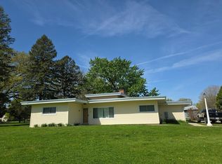 1706 N Federal St, Hampton, IA 50441