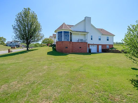 4th image of 163 Canterbury Ln