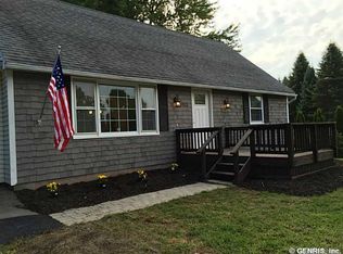 6353 Harvest Dr, Sodus, NY 14551