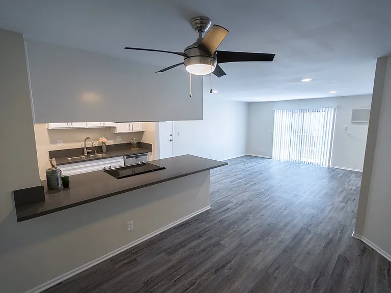 2039 North Las Palmas Ave — Photo 42