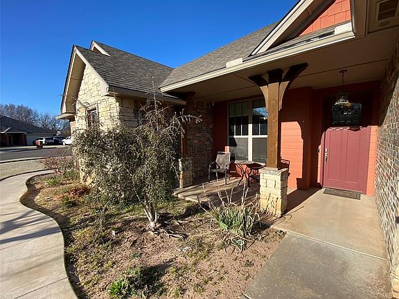 4th image of 305 Treyton Pl