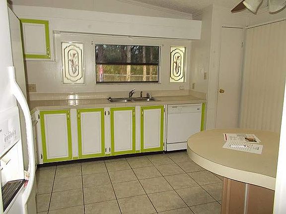 3rd image of 1347 Nutwood Dr