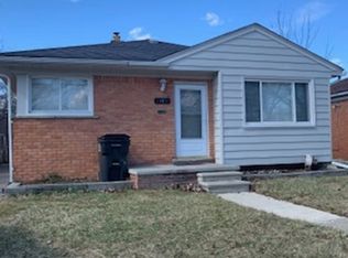 23851 Scotia Rd, Oak Park, MI 48237