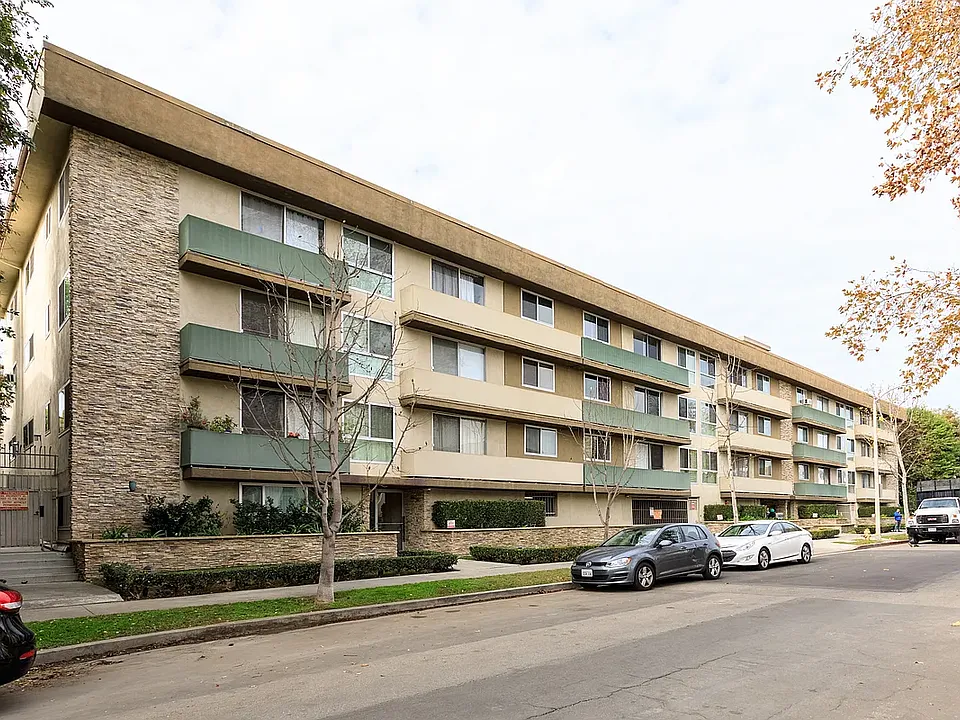 525 N Sycamore Ave #226