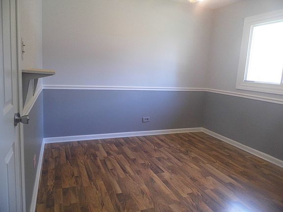 5th image of 420 Westview St