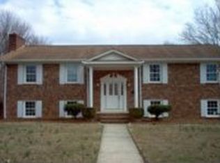2738 Edgewood Ave, Burlington, NC 27215