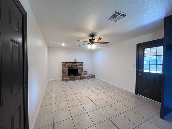 4th image of 3815 W Cutler Ave