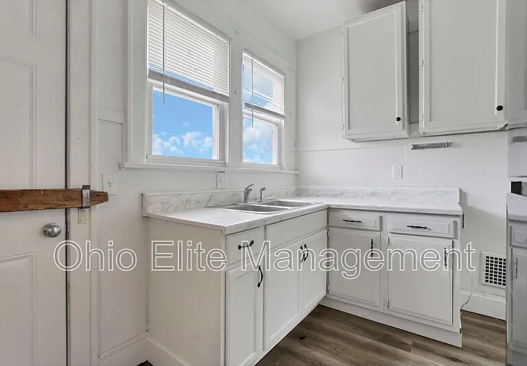 29 S Terrace Ave — Photo 14