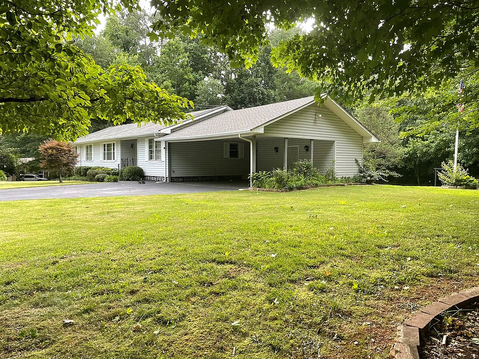 1st image of 860 White Oak Dr