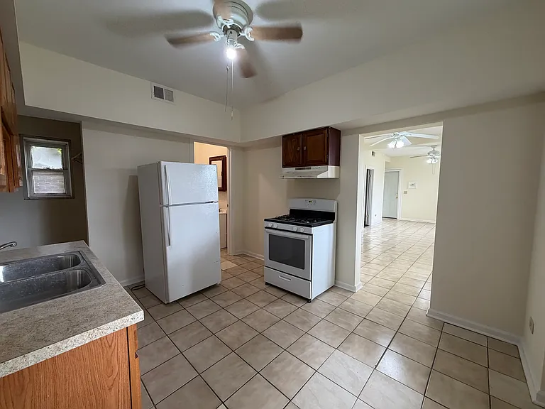 3271 S Bell Ave #1R — Photo 9