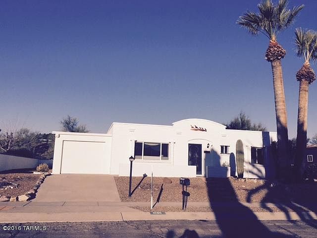 1st image of 1030 S La Higuera