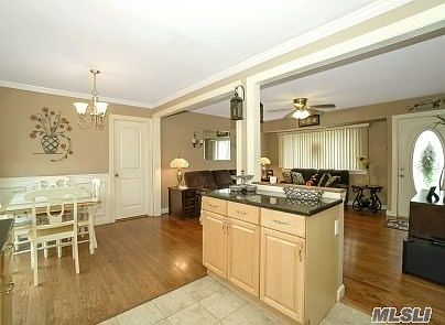 3rd image of 2709 Connecticut Ave