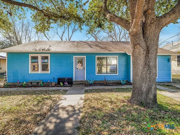 1510 N Ave, Shiner, TX 77984