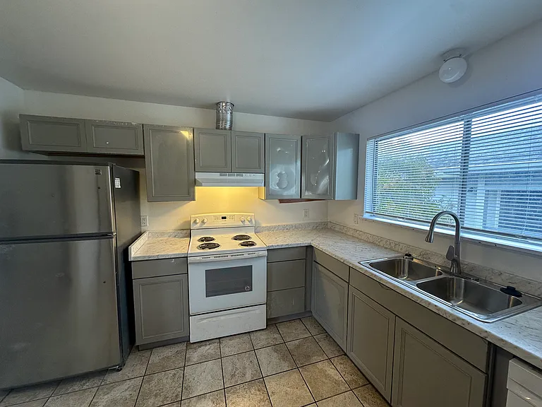 20157 Wisteria St — Photo 16